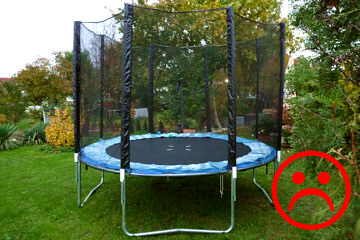 keine gute Geschenkidee für 3-jährige Kinder: ein Trampolin